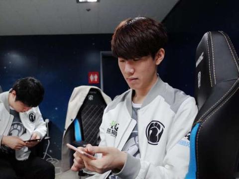 传闻：xfl0ud 将替换 jottAAA 在 Aurora